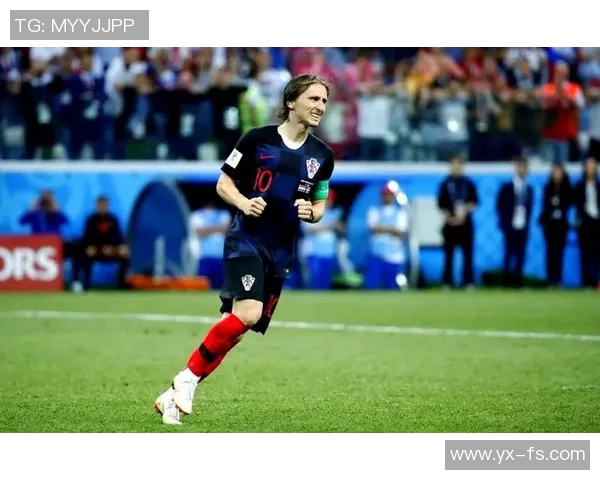 小个子球员如何在足球场上突破身高限制成就传奇之路